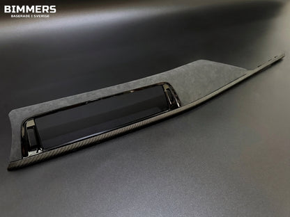 Bimmers™ Dashboardlist i Äkta Kolfiber & Alcantara (Passar F30, F31, F32, F33, F34, F36)
