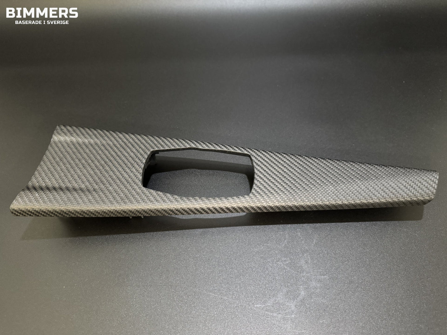 Bimmers™ Äkta kolfiberlist till mittkonsol (Passar F30, F31, F32, F33, F34, F36)