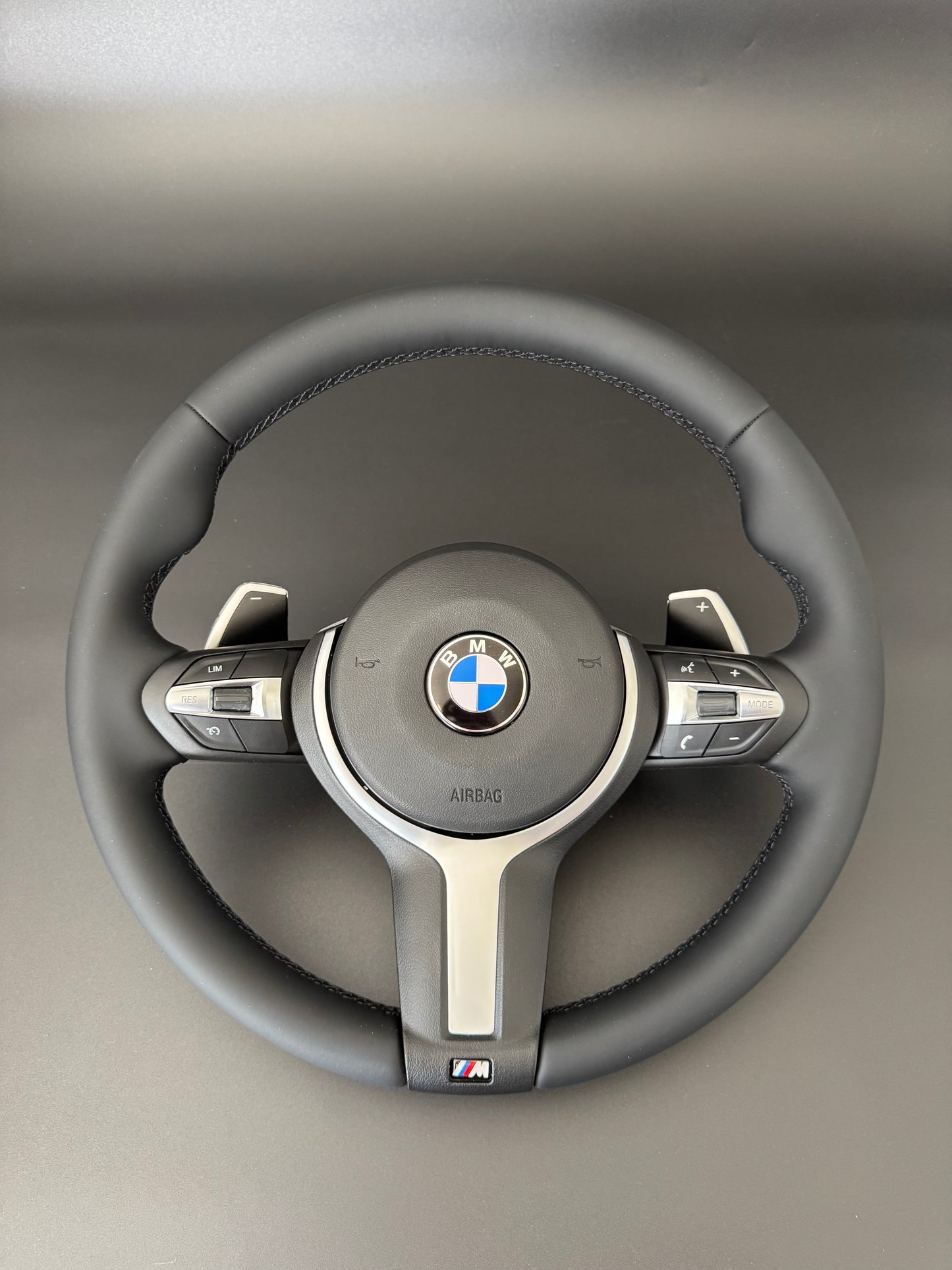 BMW M Sport Ratt i läder, inklusive original Airbag (Passar F1X, F2X, F3X, X1, X3, X4, X5, X6)