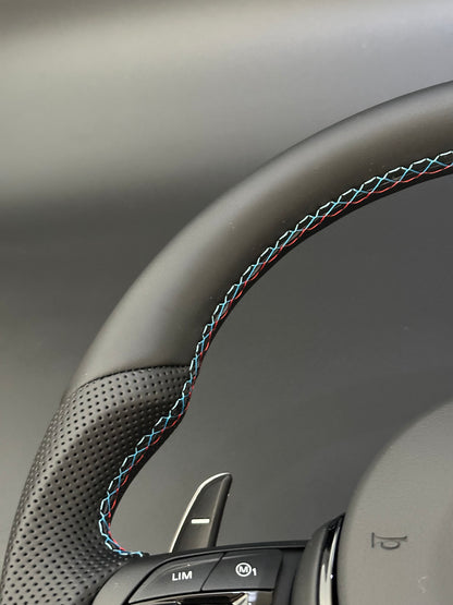BMW M-Sport Ratt Flat bottom & Perforerat läder (Passar F1X, F2X, F3X, F8X, X3, X4, X5, X6)