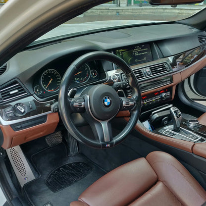 BMW M-sport ratt monterad i BMW 5 serie.