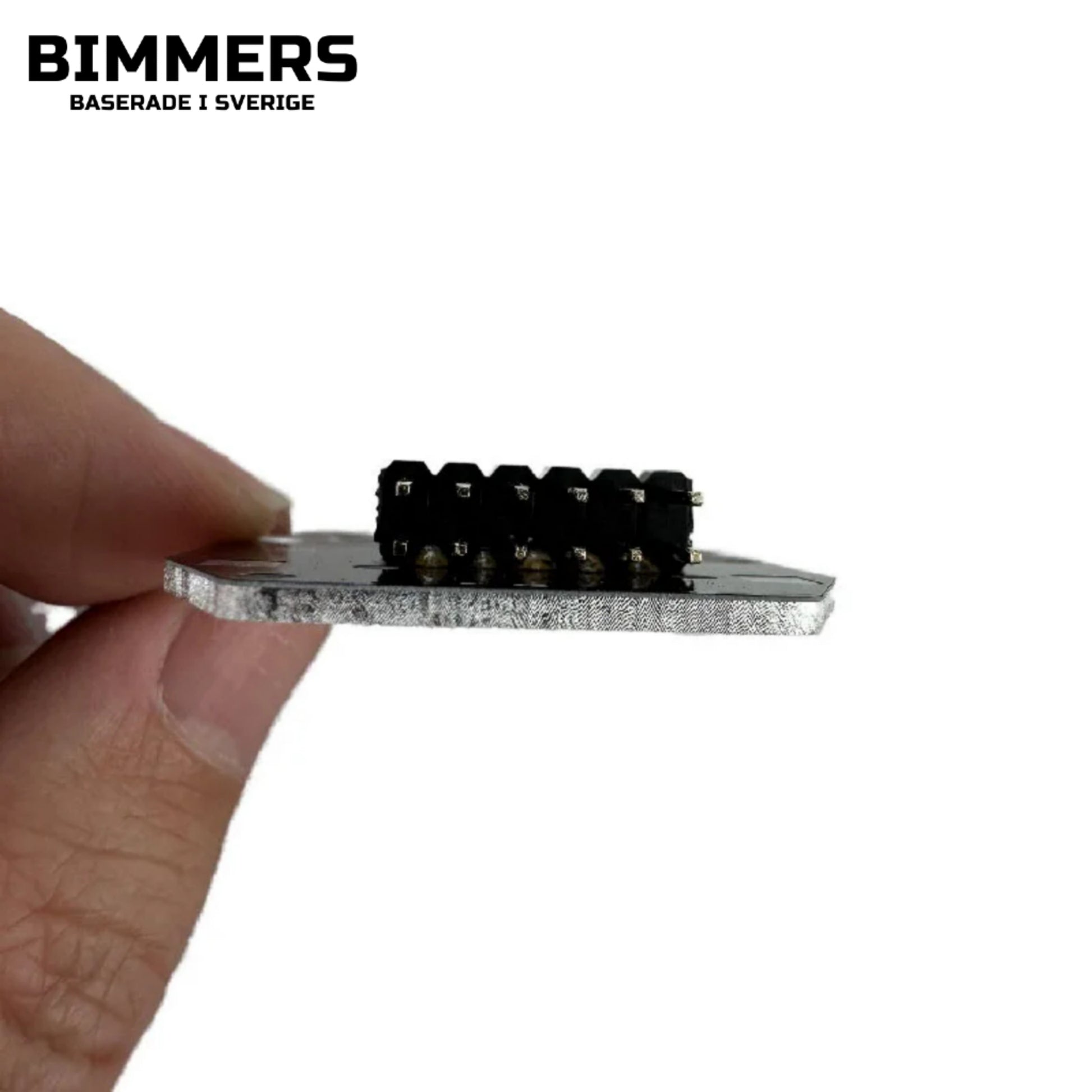 Sidobild av en gul CSL DRL modul till en BMW F20 och F21