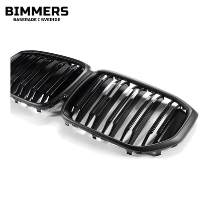 Njurgrill dubbla ribbor BMW X5 G05 LCI från 2023, blank och matt svart, bild 3